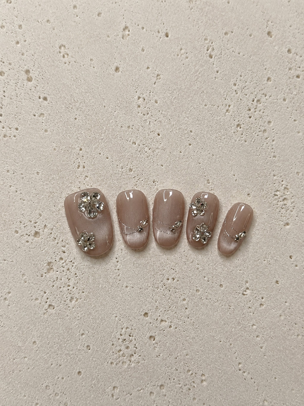 Nude Crystal Clover