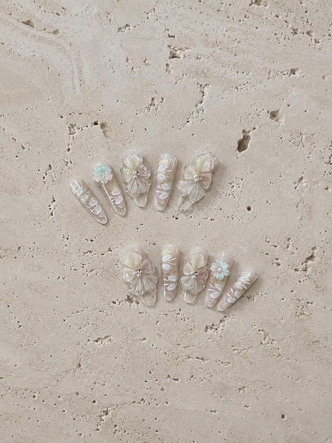 Peach Gradient 3D Floral