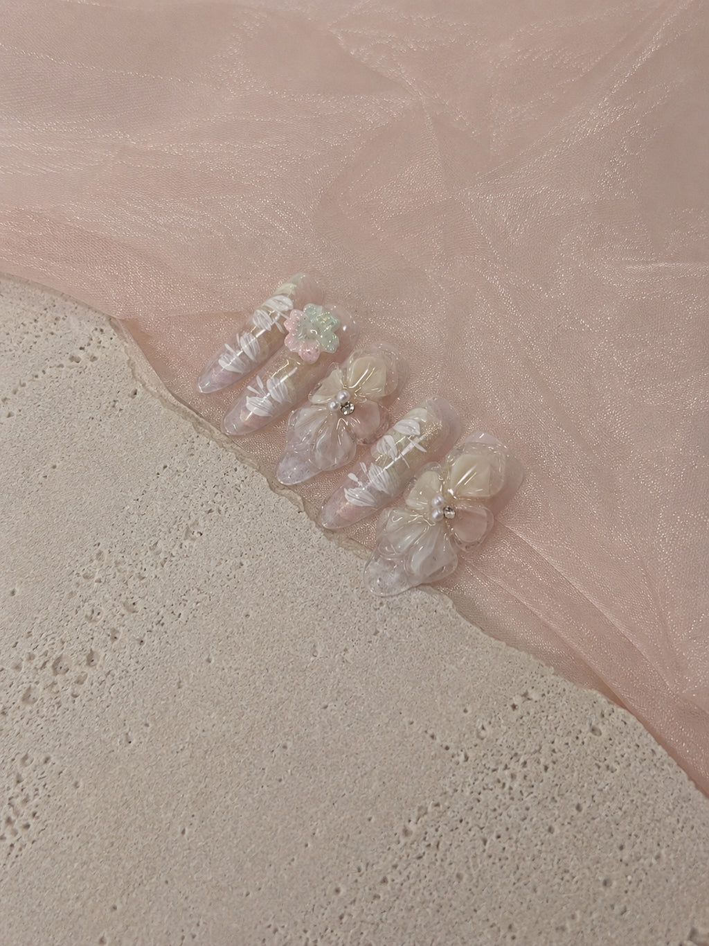 Peach Gradient 3D Floral